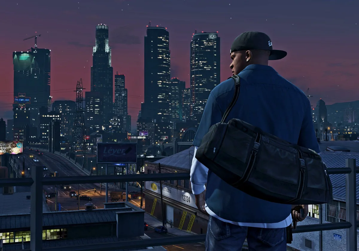 FiveM roleplay scene in a Los Santos style city